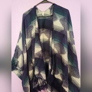 Nicole Marciano Vintage style poncho up to XL
